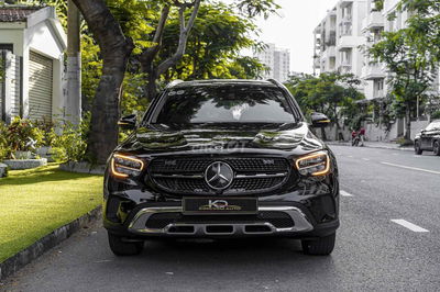 GLC200 model 2022 màu đen up Glc300 siêu đẹp