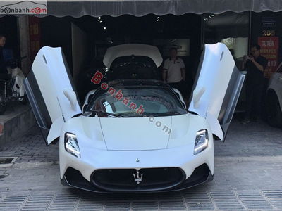 Xe Maserati MC20 3.0 V6 AT 2021