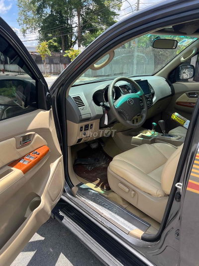 Toyota Fortuner 2010 2.7V - 150000 km