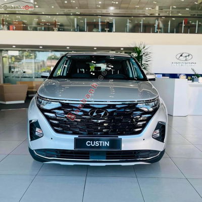 Xe Hyundai Custin Cao Cấp 2.0T 2025