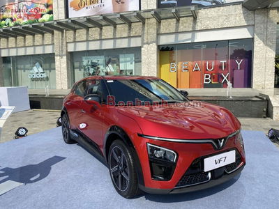 Xe VinFast VF7 Plus 2025