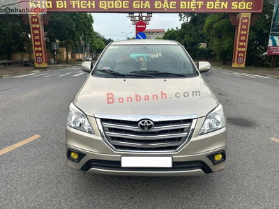 Xe Toyota Innova 2.0E 2015