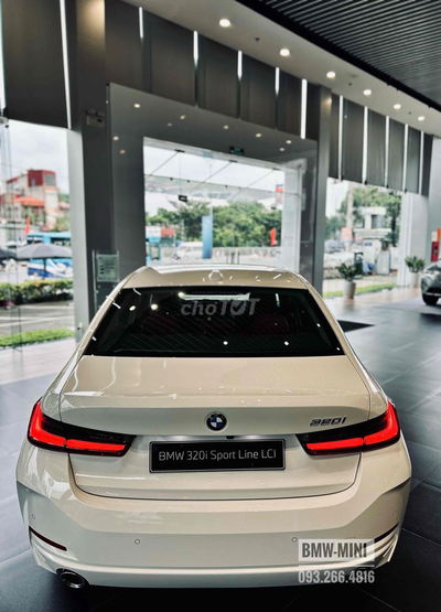 BMW 320i Sportline 2025 - Ưu đãi 50% LPTB
