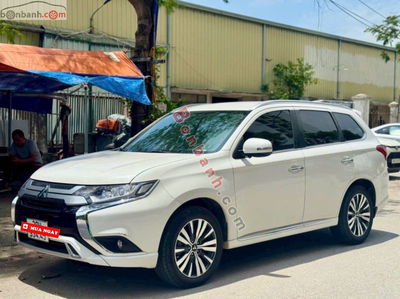 Xe Mitsubishi Outlander 2.0 CVT 2022