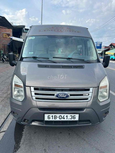 Ford Transit 2015 - bản limousine 10 ghế ngả vip