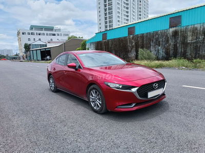 Mazda 3 Luxury 2025 đỏ pha lê