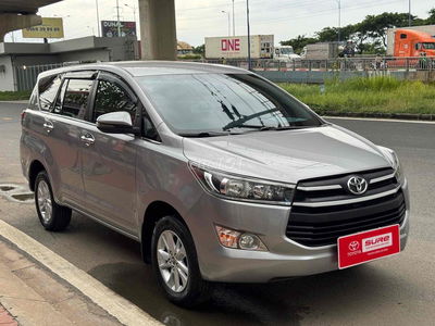 Innova Số Sàn 2017 - Màu Bạc - Giá Còn Giảm