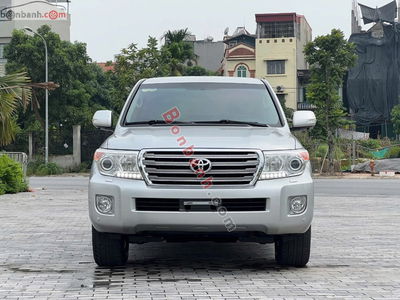 Xe Toyota Land Cruiser VX 4.6 V8 2015