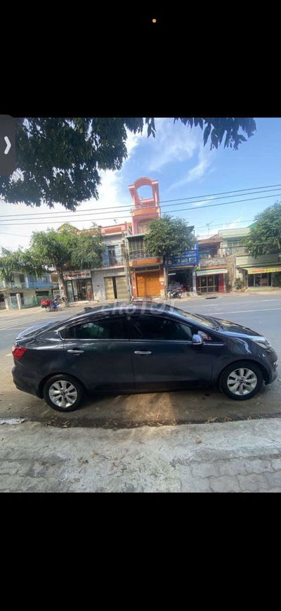 Kia Rio 2015 1.4 AT Sedan - 200000 km