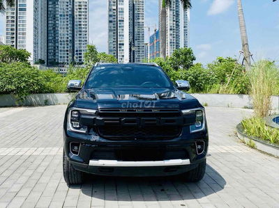 Ford Everest 2023 Titanium 2.0 AT 4x4 màu đen