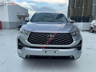 Xe Toyota Innova Cross HEV 2.0 CVT 2025