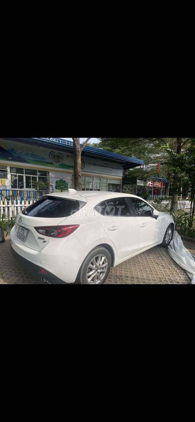 Mazda 3 2015 1.5 AT Hatchback - 100000 km