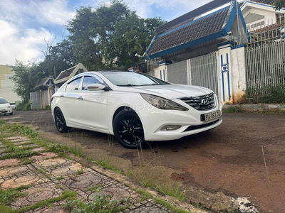 2010 2.0L AT - 127000 km
