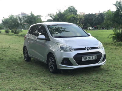 Hyundai i10 base 2015 xe gđình full đồ chất hiếm