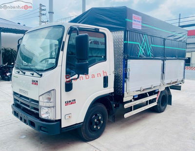 Xe Isuzu QKR QLR77FE5 Thùng Kín 2025