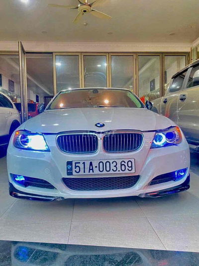 BMW 3 Series 2010 320i - 123 km