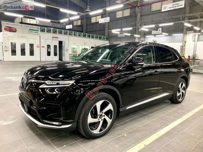 Xe VinFast VF8 Eco 2025