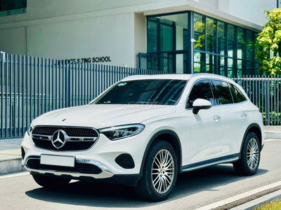 Mercedes GLC200 4Matic sx 2023 odo 12,800 Km chuẩn