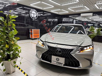 Xe Lexus ES 250 2022