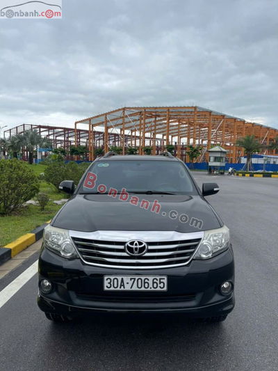 Xe Toyota Fortuner 2.7V 4x2 AT 2012