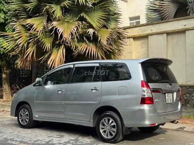 Toyota Innova 2016 2.0V - 140000 km