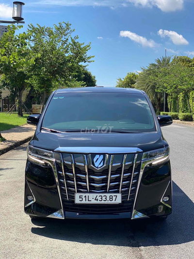 Toyota Alphard 2019 Executive Lounge - 82000 km
