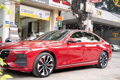 Xe VinFast Lux A 2.0 Premium 2.0 AT 2021