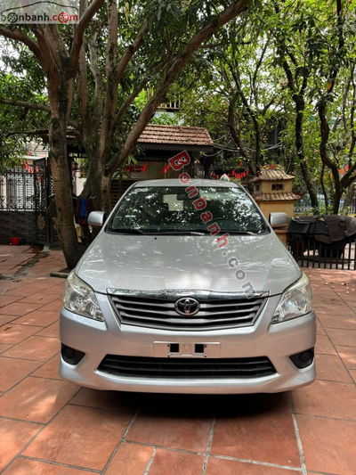 Xe Toyota Innova 2.0E 2013