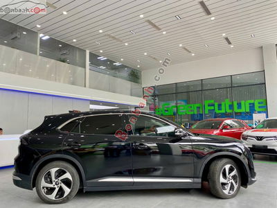 Xe VinFast VF8 Eco 2024