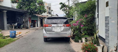 Gia đình mình muốn đổi xe nên cần bán lại