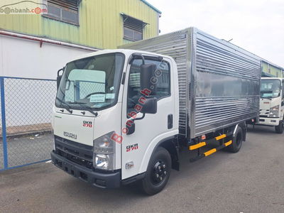 Xe Isuzu QKR QMR77HE5 Thùng Kín 2025