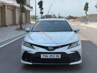 Xe Toyota Camry 2.0Q 2022