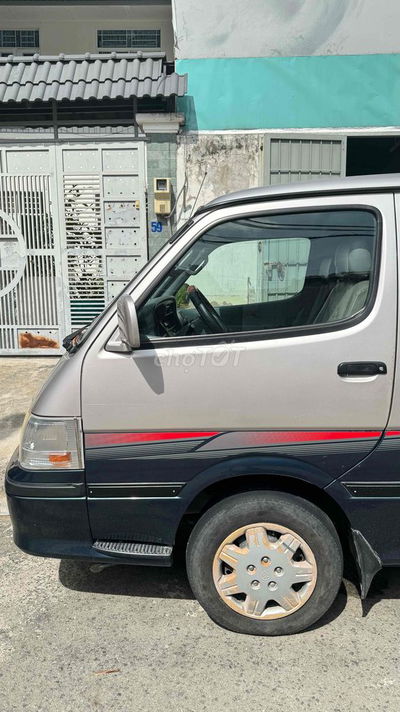 Toyota Hiace WAGON 2002 2 màu