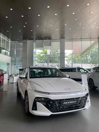 Hyundai Accent Cao cấp 1.5 AT Xả Kho Chạy Ngâu