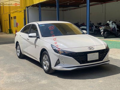 Xe Hyundai Elantra 1.6 AT Tiêu chuẩn 2022