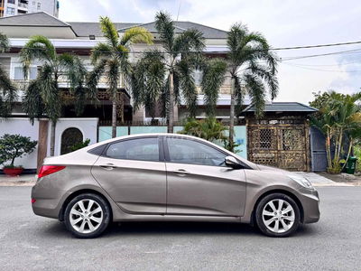 Hyundai Accent 2013 1.4 AT - 90000 km