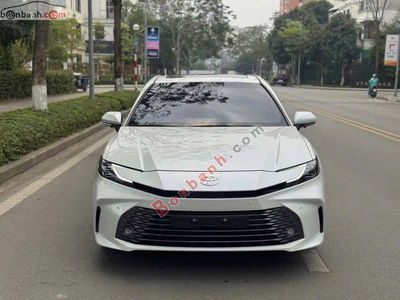 Xe Toyota Camry 2.5 HEV Mid 2025