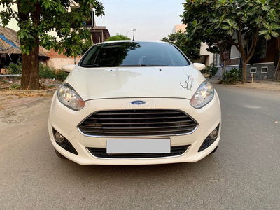 Ford Fiesta 2016 số tự động, hatcback thể thao