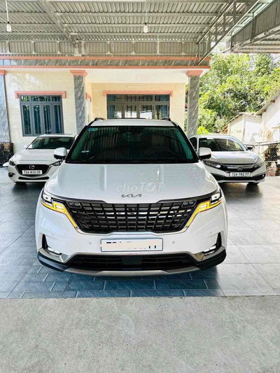 Kia Carnival 2022 2.2D Signature Km: 32.000