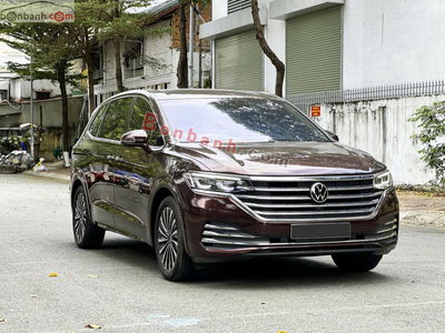 Xe Volkswagen Viloran Luxury 2023