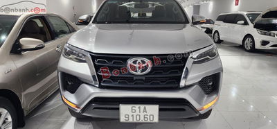 Xe Toyota Fortuner 2.4G 4x2 AT 2021