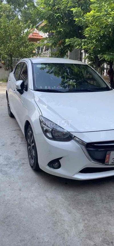 Mazda 2 2015 1.5 AT Sedan - 120000 km