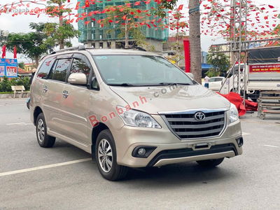 Xe Toyota Innova 2.0E 2015