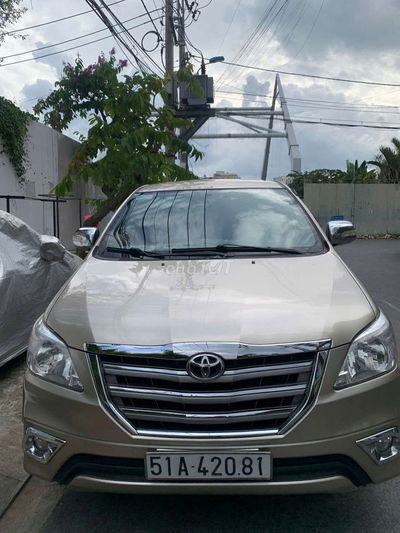 Toyota Innova 2012 2.0J - 120000 km