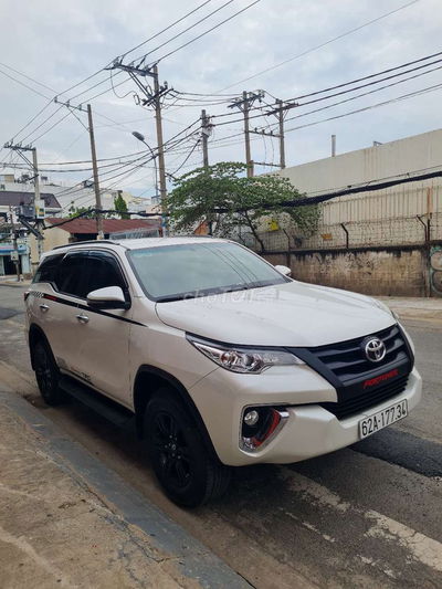 TOYOTA FORTUNER 2 4G,máy dầu,tựđộng,2020,ZINĐEP95%