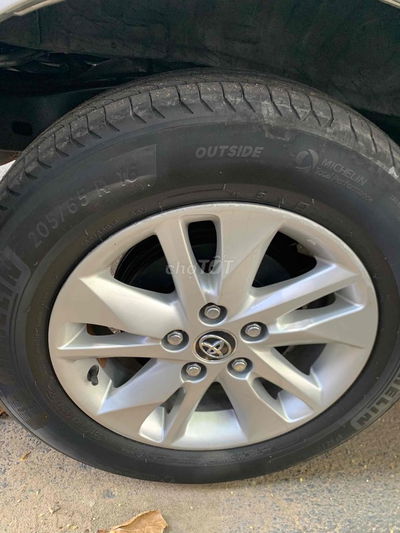 Toyota Innova 2018 2.0 E màu bạc 1 chu