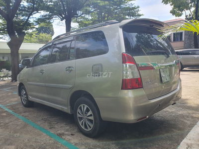 Toyota Innova 2016 2.0E - 110000 km