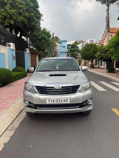 Toyota Fortuner máy dầu số sàn đời 2016