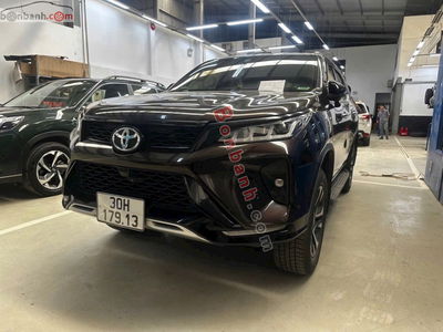 Xe Toyota Fortuner 2.4G 4x2 AT Legender 2021