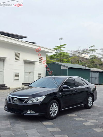 Xe Toyota Camry 2.0E 2014